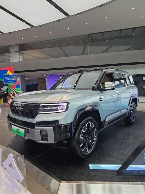 深圳174比亚迪方程豹硬派越野的爆款，英菲尼迪35周年与你共成长